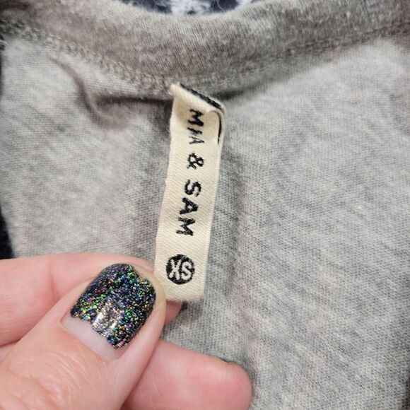 Emma & Sam Grey & Black Deep V-Neck Lace Up Casual Punk Rock Loose Fit T-Shirt - Picture 4 of 6